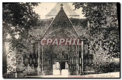 MOUTIER-d'AHUN (Creuse) - O Portal da Igreja