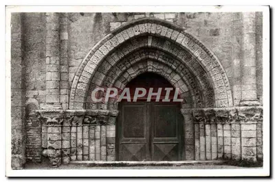 Ars-en-Ré — O Portal da Igreja no estilo romano do século XII — Edição NOZAIS, 18 Avenue du Côteau