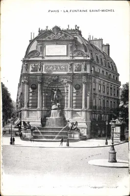 Paris - A Fonte de São Miguel — vista arquitetônica ornada com esculturas e jatos d'água — editor não identificado