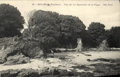 Beg-Meil (Finistère) — Vista das Pirâmides da Praia — ND Phot.