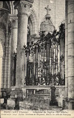 PONTIGNY (Yonne) — Interior da Igreja (século XI) — Grade de ferro forjado. Túmulo de Hugues d. Maçon 1º abade de Pontigny