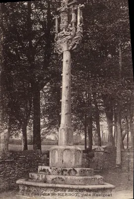 Croix do século XVI na Capela St-HERBOT, perto de Huelgoat — Editor: G. L. Hucourt, S.L.P.