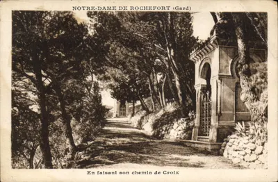 Notre-Dame de Rochefort (Gard) — En faisant son chemin de Croix