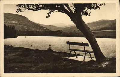 Lago de Issarlès (Ardèche) — perspectiva do Mézenc — Edição d'Art Léon Margerit, n° 10596
