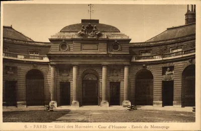 PARIS — Hotel das Moedas — Cour d'Honneur — Entrada do Monnayage