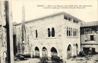 Figeac — Hotel da Casa da Moeda Real do Século XIII, Lado Setentrional Reconstruído (1908) pela Administração dos Belos-Artes