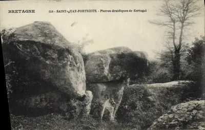 Saint-Quay-Portrieux — Pedras druidicas de Kertugal — Marcel, fot. editor em Paris