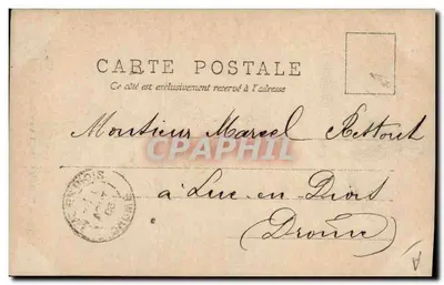 Criança diante de uma vitrine de cartas postais — R.P.I. — A.S. — Château-Neuf — Verso