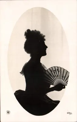 Silhueta de uma mulher — com leque — editor NRC, n° 636/5