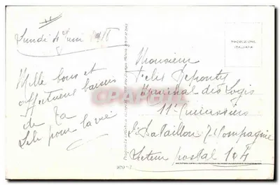 Kind, das eine Puppe umarmt — S. Dampoud — Verlag nicht sichtbar — Rückseite