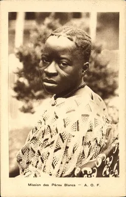 Mulher africana jovem — Missão dos Padres Brancos — A.O.F.