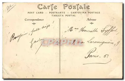 Porteuse de Poissons — femme portant un panier de poissons sur le dos — ND Phot. — Verso