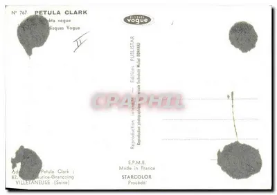 Petula Clark — uśmiechnięty portret z czarnym warkoczem — Wydawnictwo Vogue, nr 767 — Rewers