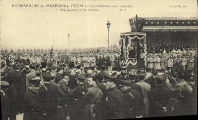 Funérailles du Maréchal Foch — La cérémonie aux Invalides — Cliché Manuel
