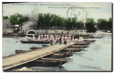 Avignon 7me Génie - Manœuvres exécutés sur le Rhône — Ouverture de Portières pour laisser passer un Remorqueur — Guendé phot. Marseille