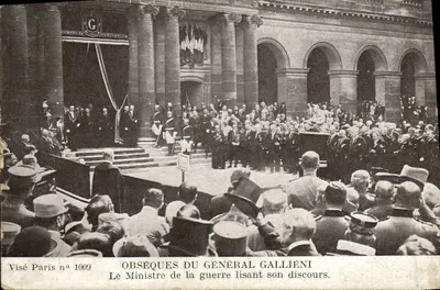 Obseques du Général Gallieni — Le Ministre de la guerre lisant son discours — Visé Paris n° 1009