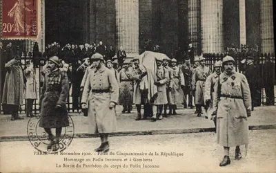Paris - 11 Novembre 1920 - Fêtes du Cinquantenaire de la République - Hommage au Poilu Inconnu et à Gambetta - La Sortie du Panthéon du corps du Poilu Inconnu