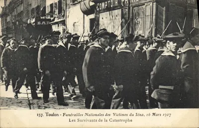 Toulon - Funérailles Nationales des Victimes du Iéna, 16 Mars 1907 — Les Survivants de la Catastrophe — Photo Baudoin Vincent, Marnelle