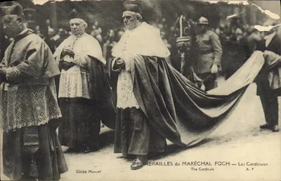 Funérailles du Maréchal Foch — Les Cardinaux — Cliché Manuel