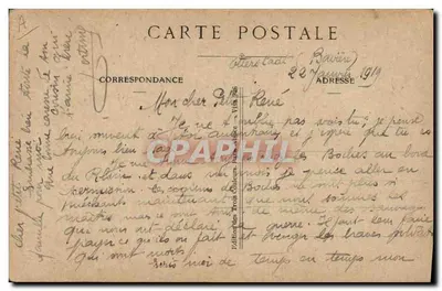 Mulher em traje de guerra beijando um bebê — Edição das Três Cores, n° 103 — Verso