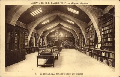 Abbaye de N.-D. d'Aiguebelle — Bibliothèque (ancien dortoir, XIIe siècle) — par Grignan (Drôme)