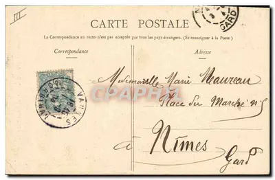 Les Sables-d'Olonne — Op de kade van Guinée drie vrouwen uit Les Sables-d'Olonne wandelden — Collectie G. L. van Nantes, N° 33 — Achterkant