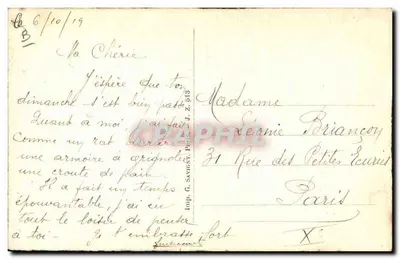 Mulher em vestido verde e chapéu de quadros — outono — Mack Ki, editor — Verso