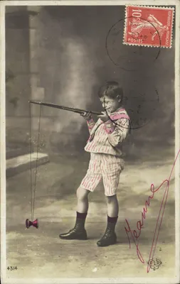 Child playing with a yo-yo — publisher ELD, no. 4314