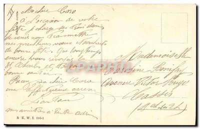 Três jovens moças em vestidos de estilo 1900 — Boa Festa — Editor: B K W I 526-1 — Verso