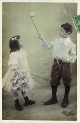 Children Playing with a Hoop — JUPITER PARIS — n° 609