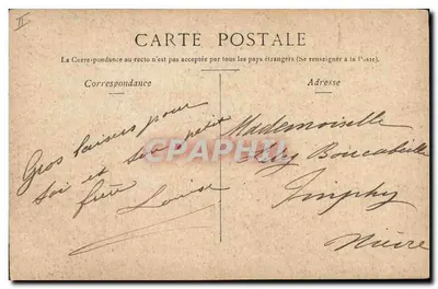 Cachorro sentado em um cadeira — República Francesa — editor não visível — Verso