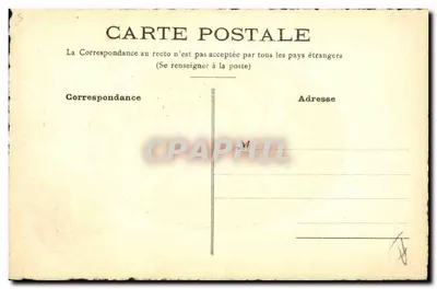 Giovane donna in abito giallo — con una tazza rossa — cartolina postale — Verso