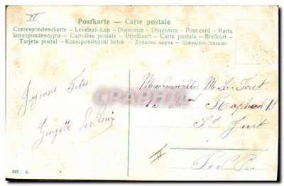 Dwie młode kobiety w czerwonych sukniach dekorujące choinkowego chłopca — Wesołych świąt — wydawca nieznany, numer seryjny nie widoczny — Rewers