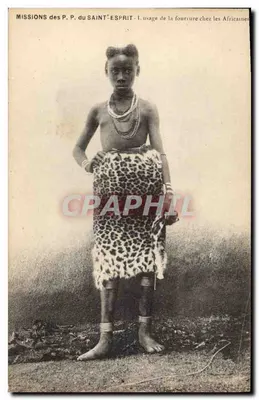 Femme africaine portant une fourrure de léopard — Missions P.P. du Saint-Esprit — Phototype J. Bienaime, Reims