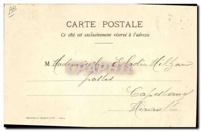 Kobieta w sukni z tkaniny krochmalnej — reklama 'Les Dentelles du Puy' — Phototype A. Bergeret et Cie, Nancy — Rewers