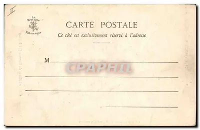 Fillette de Hanvec — jeune fille en costume breton traditionnel près d'un pilier en pierre — éditeur La Bretagne Pittoresque, n° 1045 — Verso