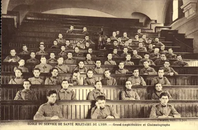 ESCOLA DO SERVIÇO DE SAÚDE MILITAR DE LYON — Grande Auditório e Cine — Facalet, editor, Lyon