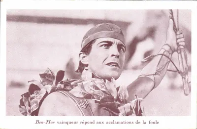 Ben-Hur vencedor — respondendo às aclamações da multidão — Coleção Ciné-Or, Edições Tallandier