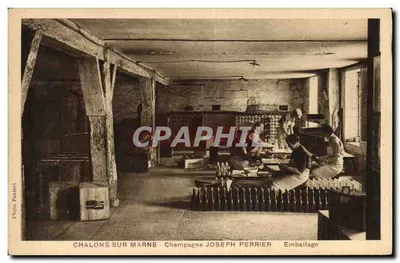 Chalons-sur-Marne — Verpackung von Champagne Joseph Perrier — Foto Fauiret