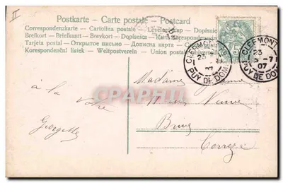 Jovem mulher em vestido rosa segurando uma garrafa — Carta postal multilíngue — n° II — Verso