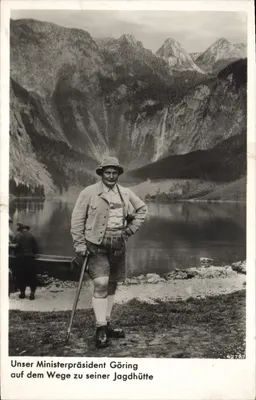 Bộ trưởng Göring — đang đi đến cabin săn bắn của ông — J. Hiller, Königsee, Ob. Bayern