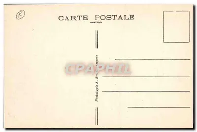 PLOUMANACH (C.-du-N.) — Os brisantes diante do Farol. À distância, as Sete Ilhas. A. B. — Verso