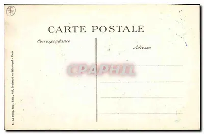 Le Bourget — Das Grabmal — Denkmal, in dem die Überreste der Soldaten, die 1870-71 starben, aufbewahrt werden — Rückseite