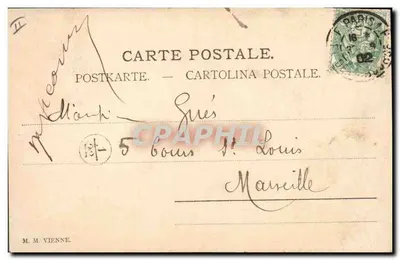 Joven mujer en vestido antiguo — decorado de bosque — editor M. M. Vienne — Reverso