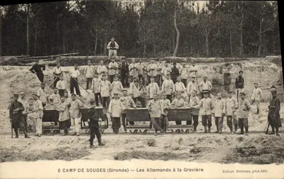 Camp de Souges (Gironde) — Os Alemães na Gravière — Collect. Duftresne, fot.édit.