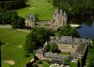 Missillac (Loire-Atlantique) — O Hotel do Golfe e o Castelo da Dutée — Éditions du Gabier