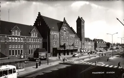 Estação de Maastricht — vista geral — Fotodruck-Industrie Gebr. Simons, Worms