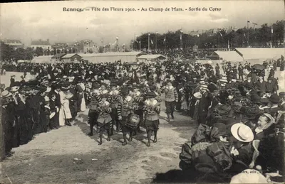 Stara pocztówka Rennes Fête des Fleurs 1910 Sortie du Corso TOP