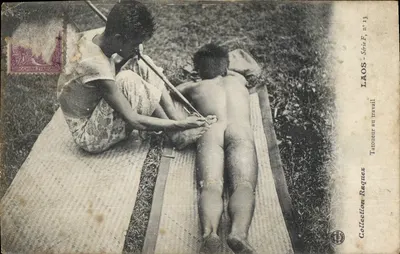 Bilhete postal antigo Laos Tatonador trabalhando Indochina