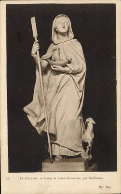 O Panteão — Estátua de Santa Geneviève, por Guillaume — ND Phot